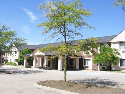 Super 8 By Wyndham Clive Ia Motel Exterior photo